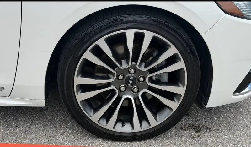 2020 Lincoln Continental 10th Gen - Image 6 of 18