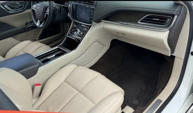 2020 Lincoln Continental 10th Gen - Image 10 of 18
