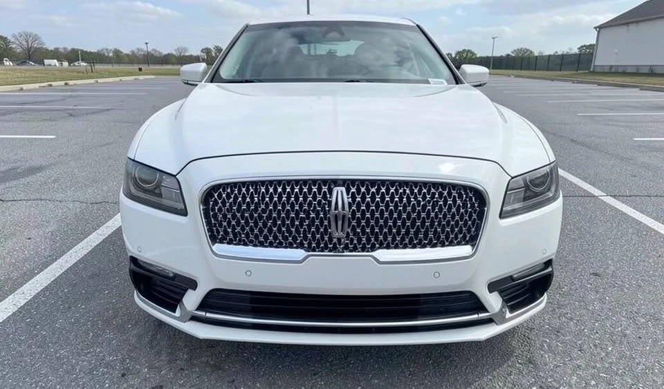 2020 Lincoln Continental 10th Gen - Image 2 of 18