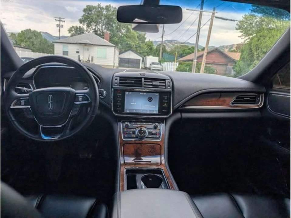 2020 Lincoln Continental 10th Gen - Image 9 of 10