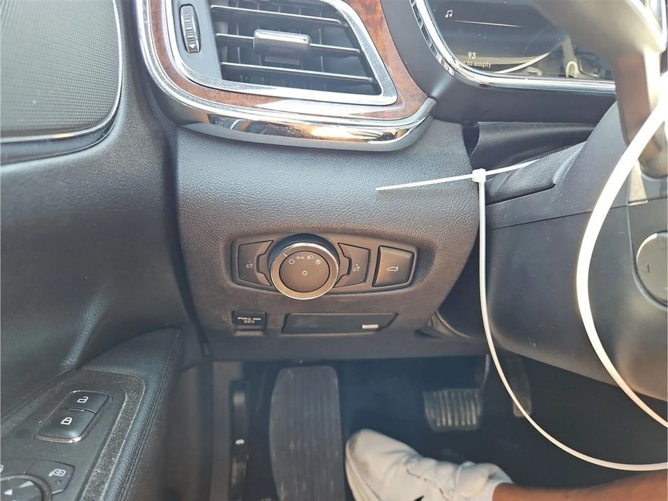 2020 Lincoln Continental 10th Gen - Image 18 of 20