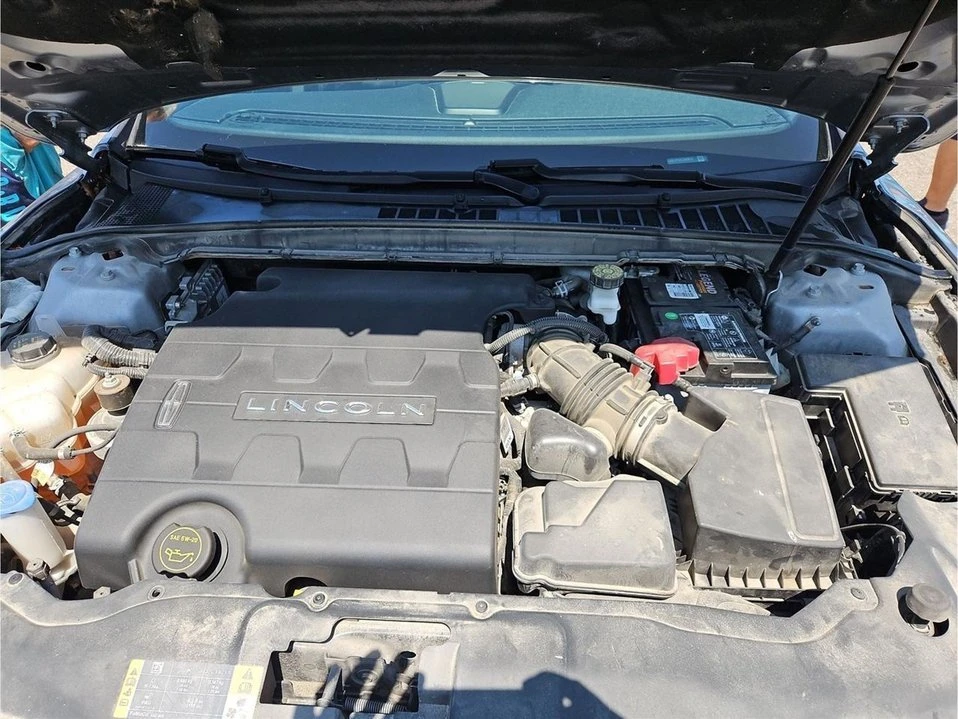 2020 Lincoln Continental 10th Gen - Image 11 of 20