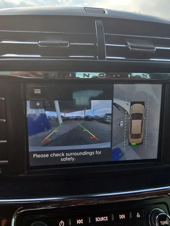 2020 Lincoln Continental 10th Gen - Image 10 of 13