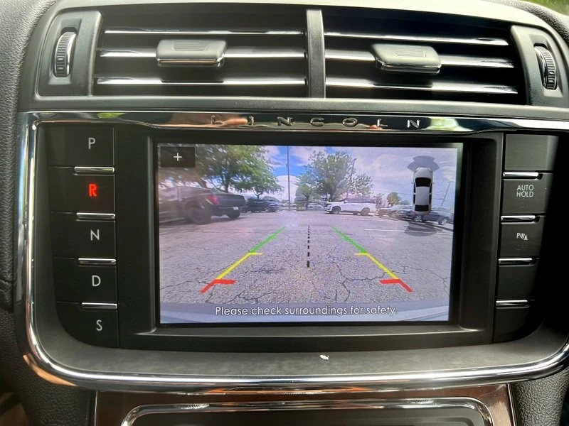 2020 Lincoln Continental 10th Gen - Image 16 of 19