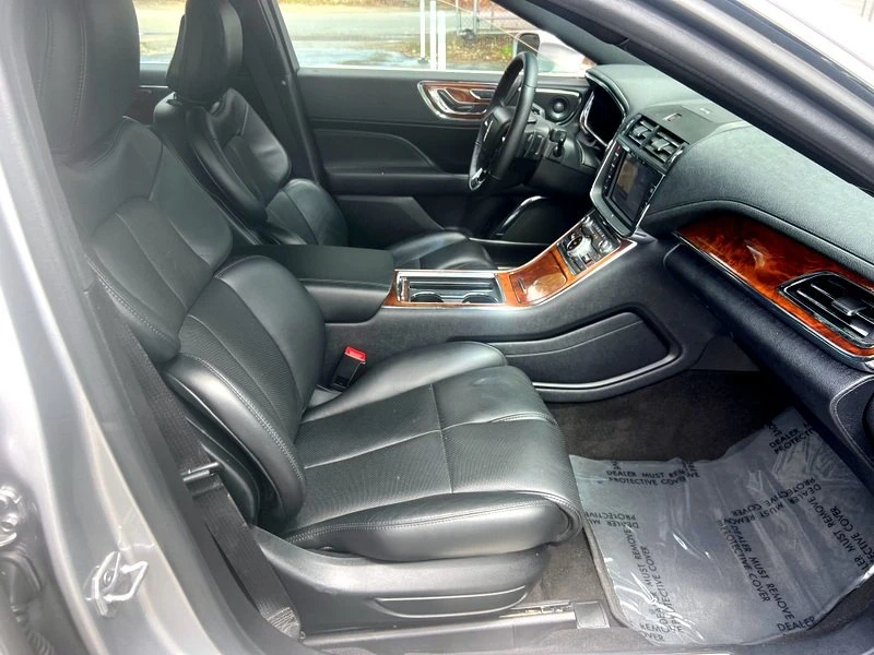 2020 Lincoln Continental 10th Gen - Image 10 of 19
