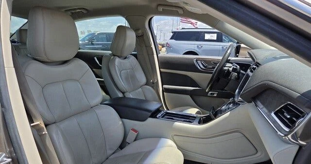 2020 Lincoln Continental 10th Gen - Image 15 of 20
