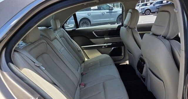 2020 Lincoln Continental 10th Gen - Image 14 of 20