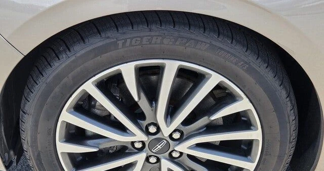 2020 Lincoln Continental 10th Gen - Image 16 of 20