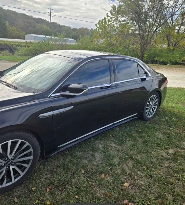 2020 Lincoln Continental 10th Gen - Image 2 of 3