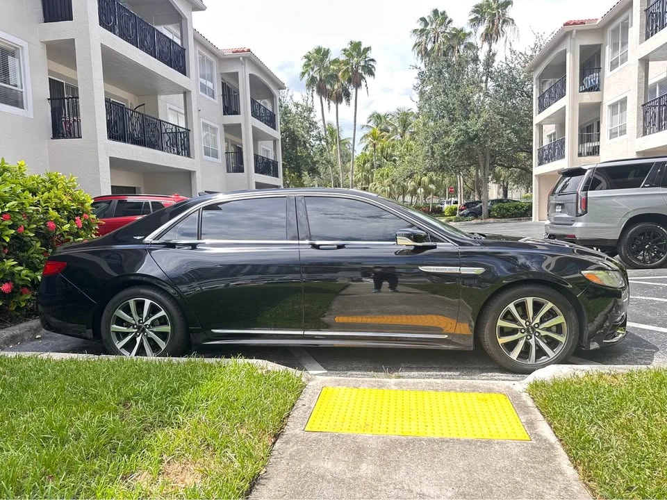 2020 Lincoln Continental 10th Gen - Image 9 of 15