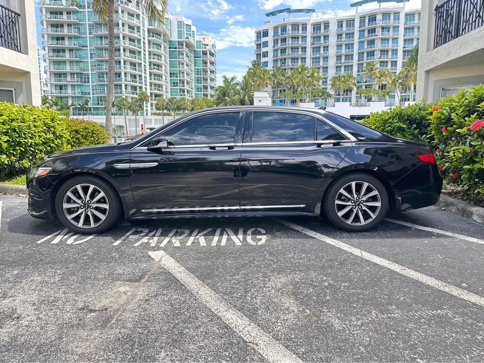 2020 Lincoln Continental 10th Gen - Image 8 of 15