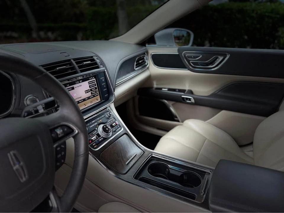 2020 Lincoln Continental 10th Gen - Image 5 of 11