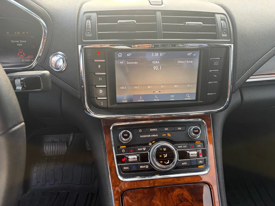 2020 Lincoln Continental 10th Gen - Image 18 of 24