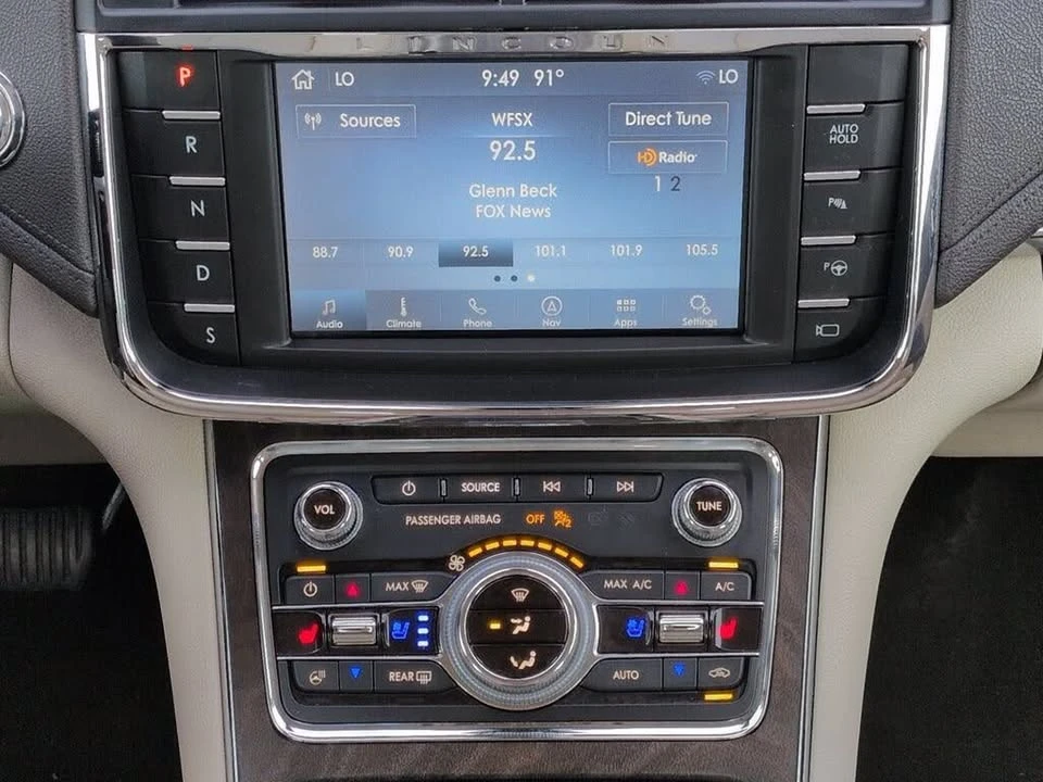 2020 Lincoln Continental 10th Gen - Image 18 of 19