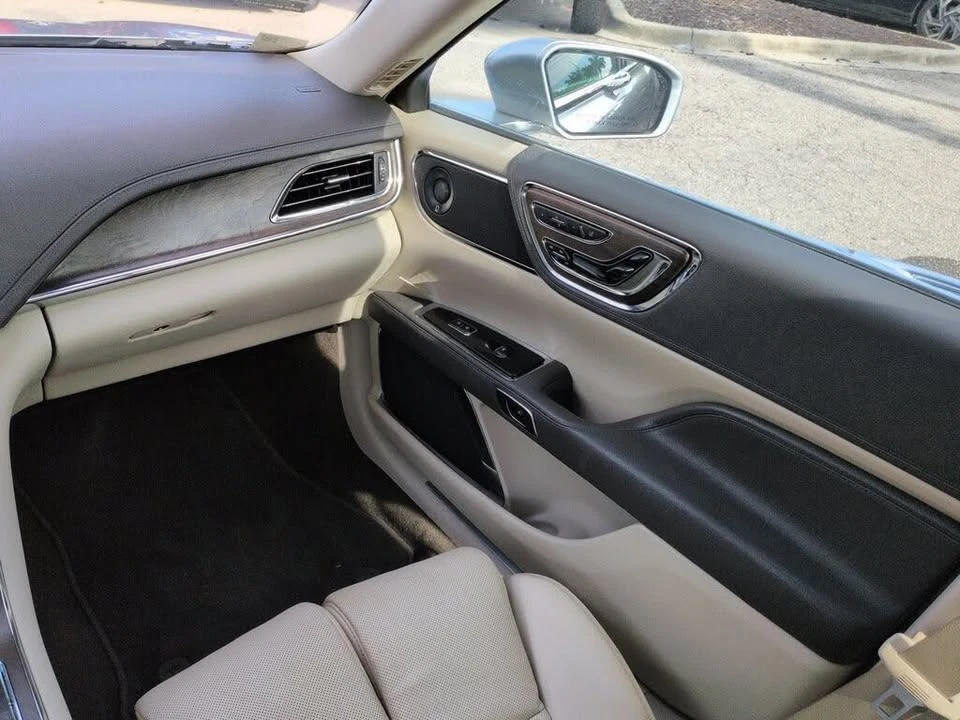 2020 Lincoln Continental 10th Gen - Image 17 of 19