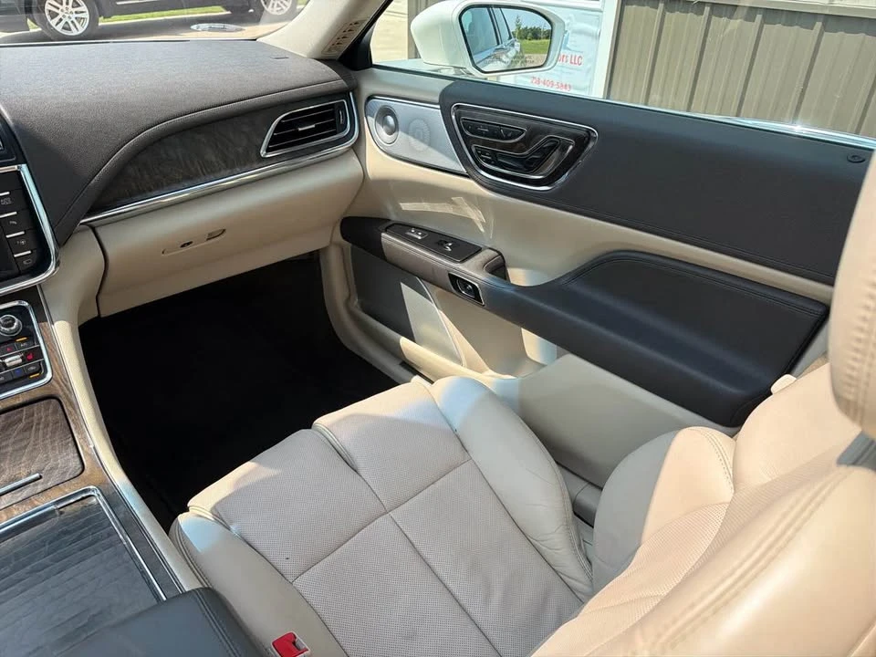 2020 Lincoln Continental 10th Gen - Image 11 of 20