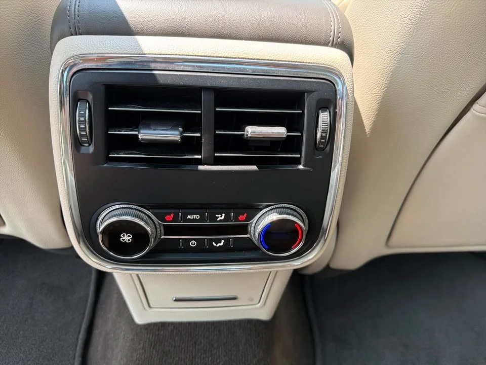 2020 Lincoln Continental 10th Gen - Image 9 of 20