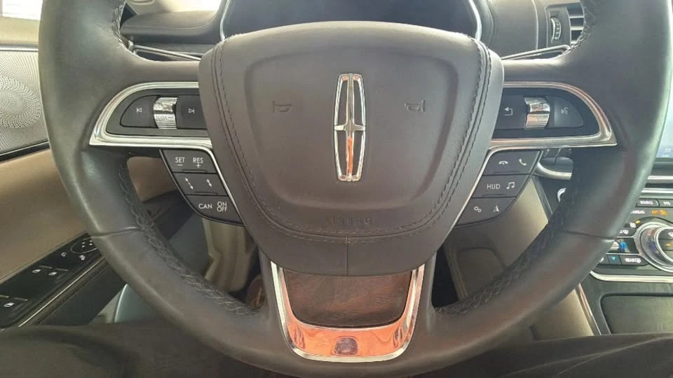 2020 Lincoln Continental 10th Gen - Image 16 of 20