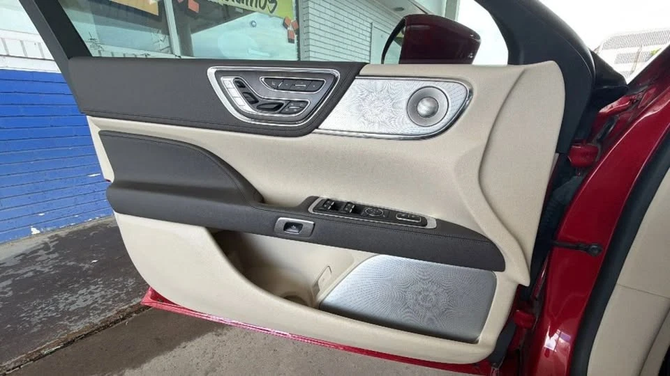 2020 Lincoln Continental 10th Gen - Image 19 of 20