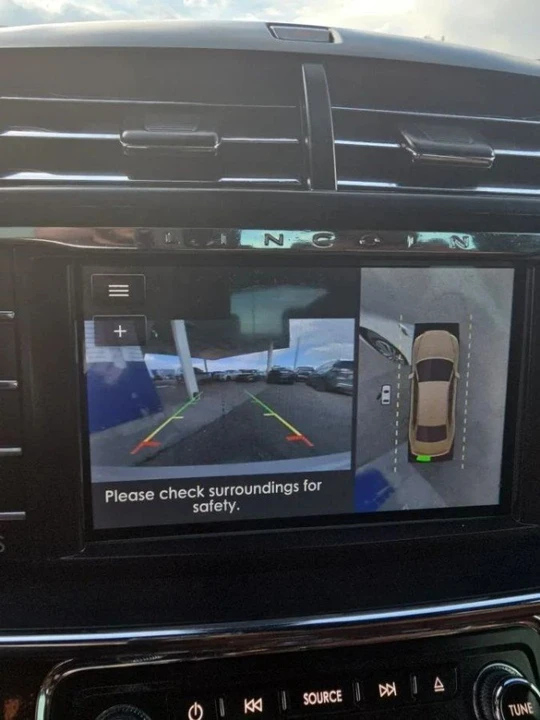 2020 Lincoln Continental 10th Gen - Image 10 of 13