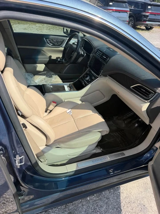 2020 Lincoln Continental 10th Gen - Image 5 of 9