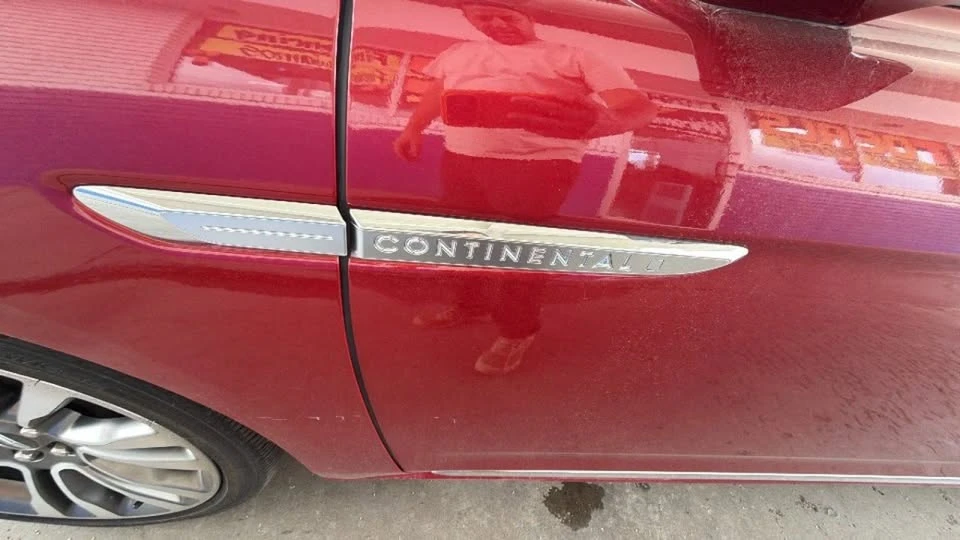 2020 Lincoln Continental 10th Gen - Image 9 of 20
