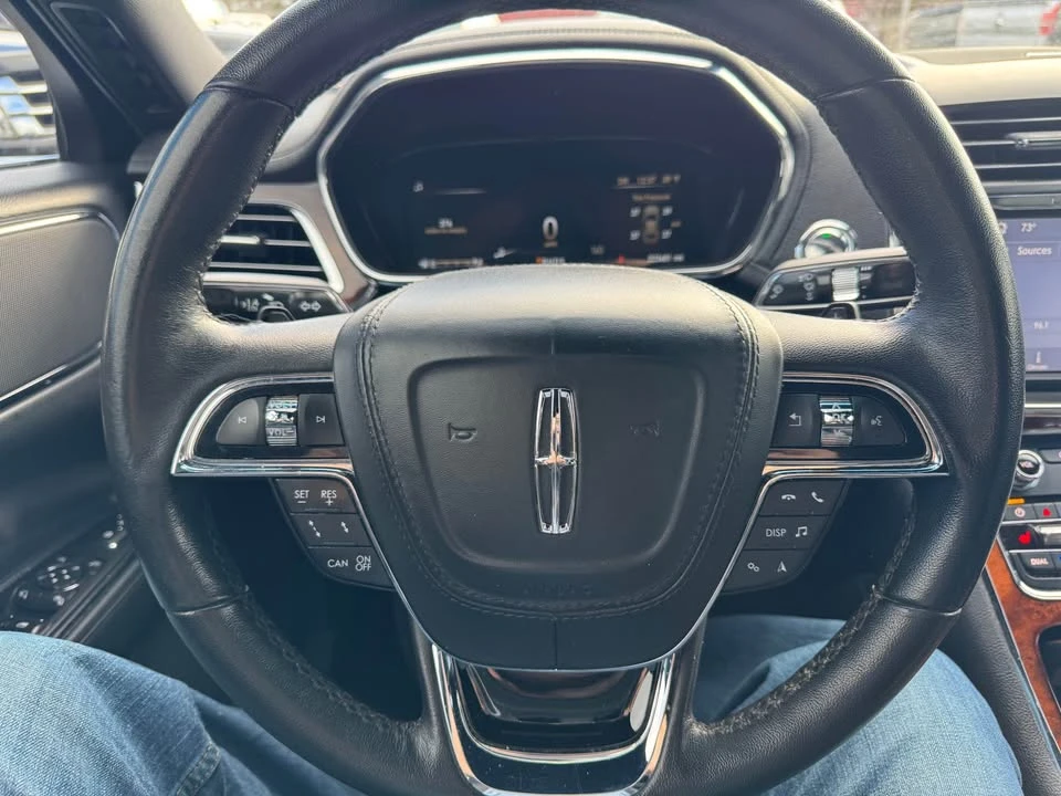 2020 Lincoln Continental 10th Gen - Image 17 of 20