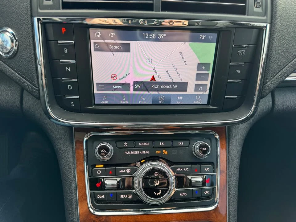 2020 Lincoln Continental 10th Gen - Image 18 of 20