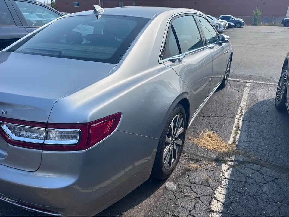 2020 Lincoln Continental 10th Gen - Image 5 of 8