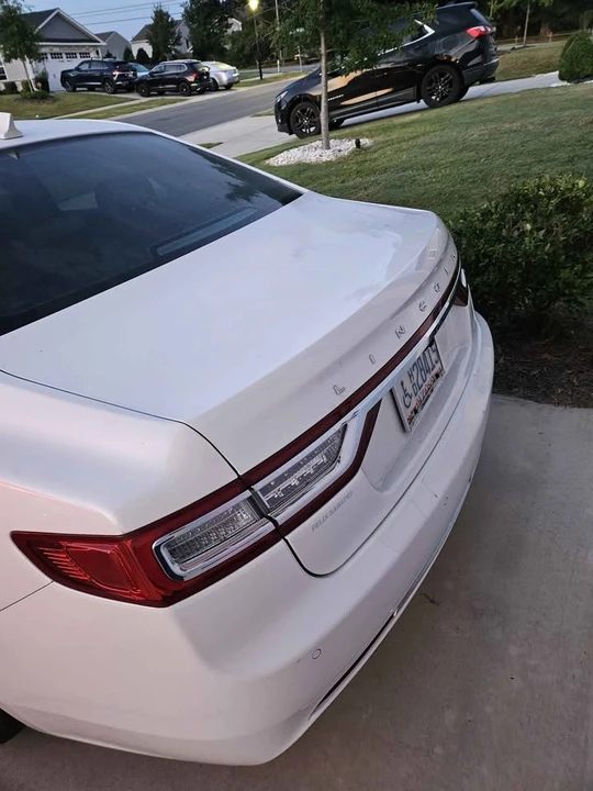2020 Lincoln Continental 10th Gen - Image 3 of 11