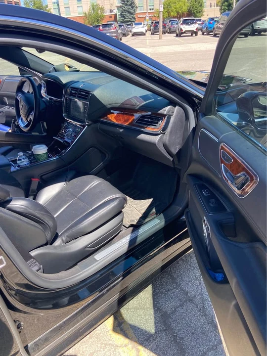 2020 Lincoln Continental 10th Gen - Image 10 of 11