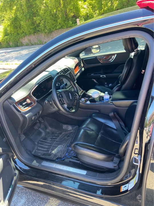 2020 Lincoln Continental 10th Gen - Image 9 of 11