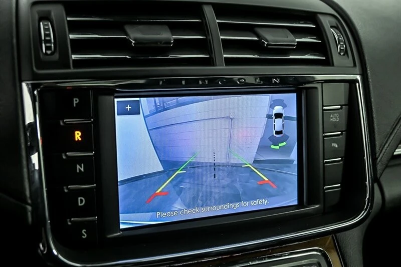2020 Lincoln Continental 10th Gen - Image 23 of 25