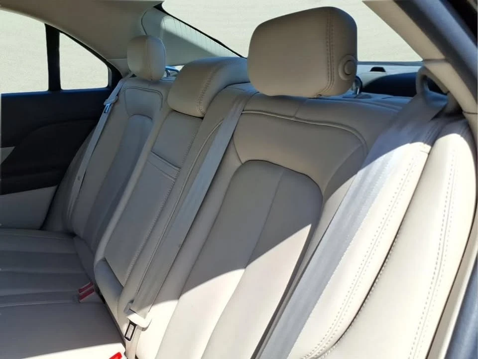 2020 Lincoln Continental 10th Gen - Image 11 of 20