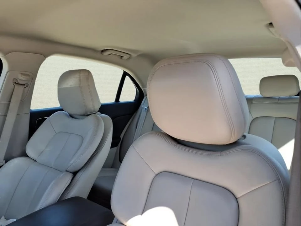 2020 Lincoln Continental 10th Gen - Image 16 of 20