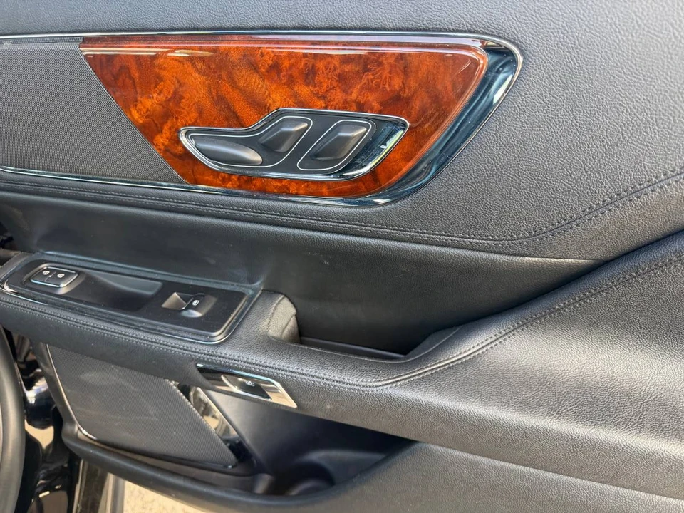 2020 Lincoln Continental 10th Gen - Image 16 of 24