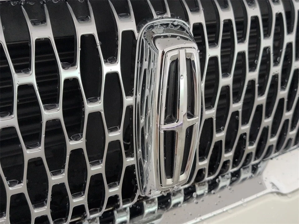 2020 Lincoln Corsair - Image 16 of 21