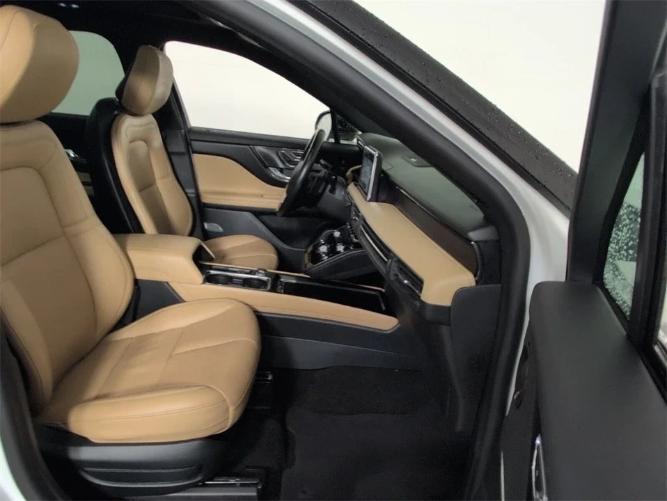 2020 Lincoln Corsair - Image 15 of 21
