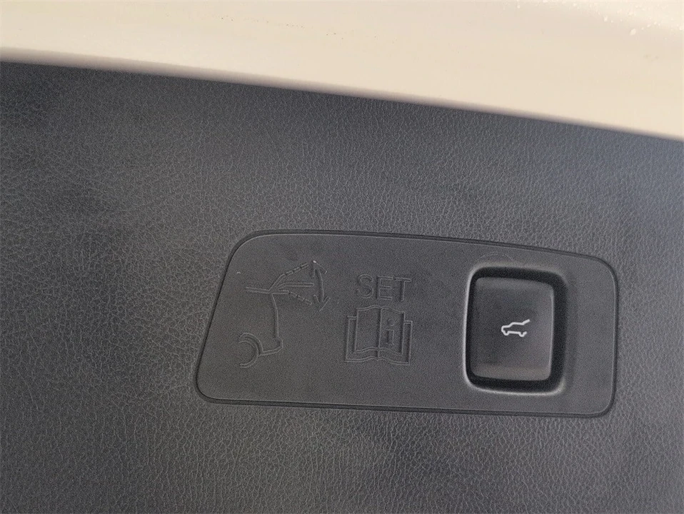 2020 Lincoln Corsair - Image 12 of 21