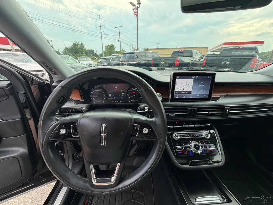 2020 Lincoln Corsair - Image 17 of 24