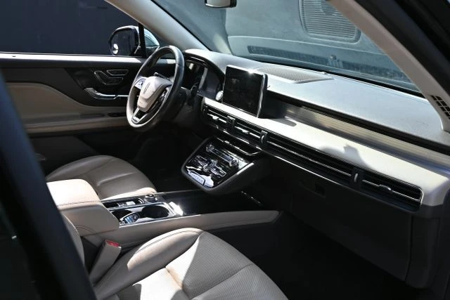 2020 Lincoln Corsair - Image 15 of 20
