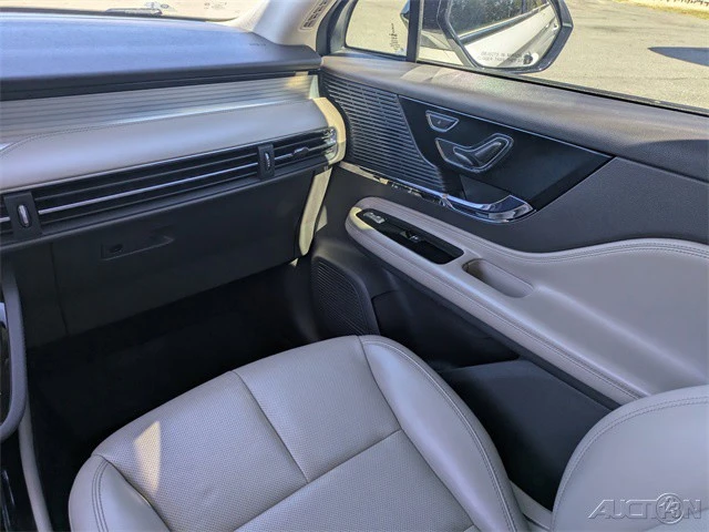 2020 Lincoln Corsair - Image 19 of 21