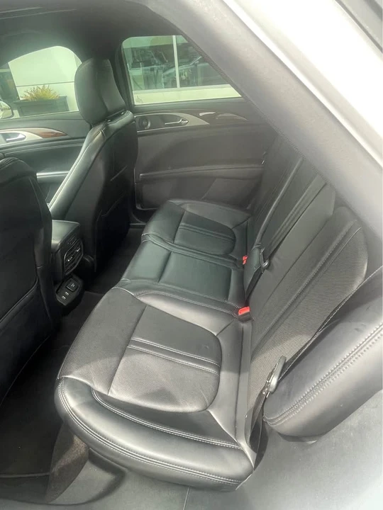 2020 Lincoln MKZ - Image 17 of 19