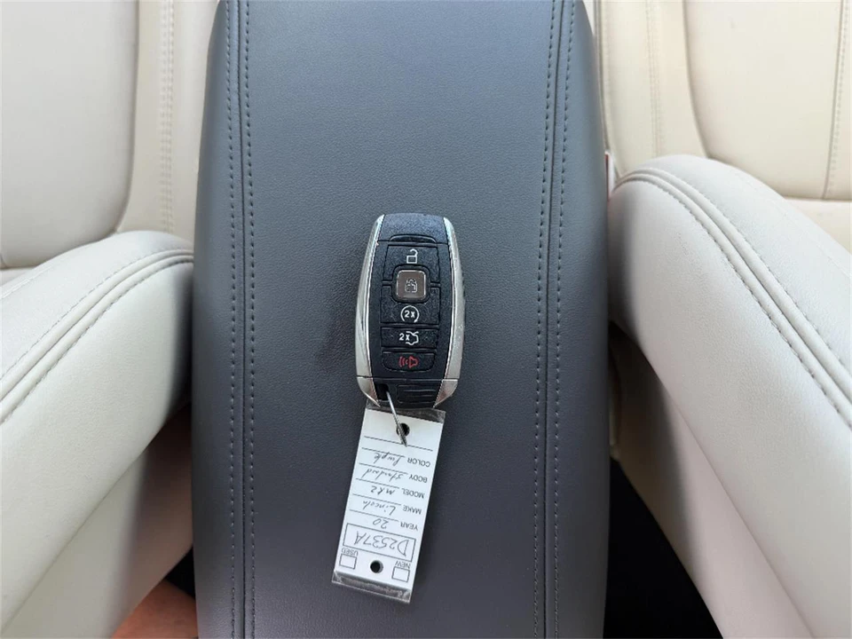 2020 Lincoln MKZ - Image 17 of 31