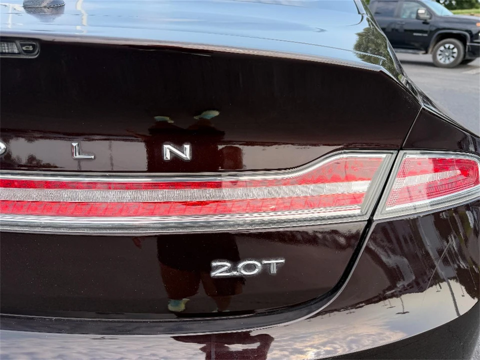 2020 Lincoln MKZ - Image 9 of 31