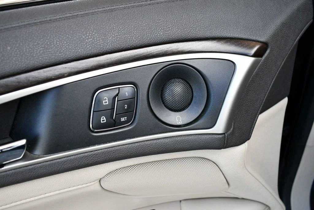 2020 Lincoln MKZ - Image 12 of 12