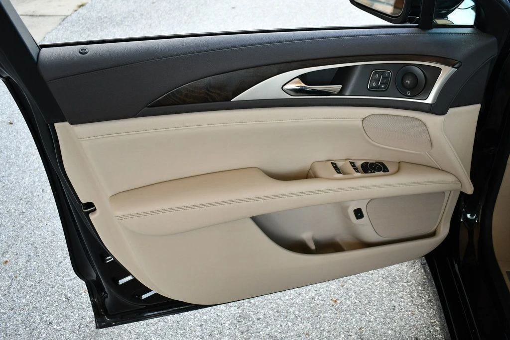 2020 Lincoln MKZ - Image 11 of 12