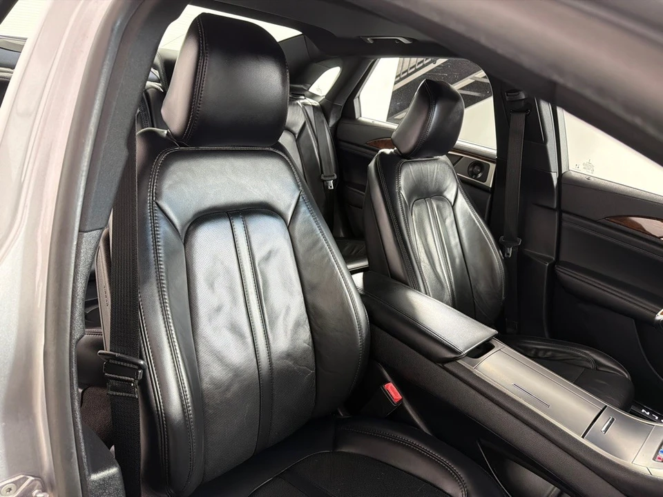 2020 Lincoln MKZ - Image 22 of 24