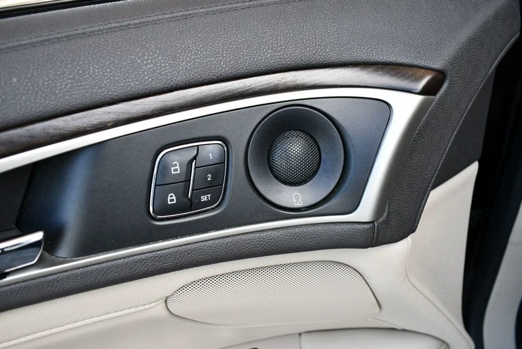 2020 Lincoln MKZ - Image 12 of 12