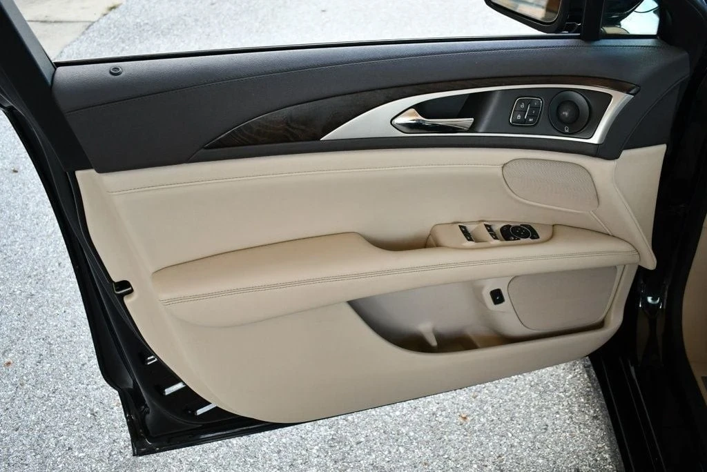 2020 Lincoln MKZ - Image 11 of 12